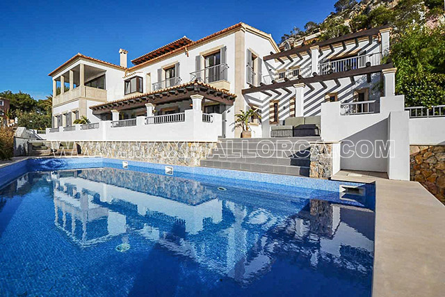 villa_puerto_de_andratx_real_estate_max_mallorca_first_class_location_sea_view_01.jpg