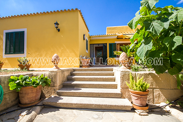 villa_puerto_andratx_for_sale_house_casa_real_estate_max_mallorca_property_residence_pool_garden_piscina_jardin_se_vende_01.jpg